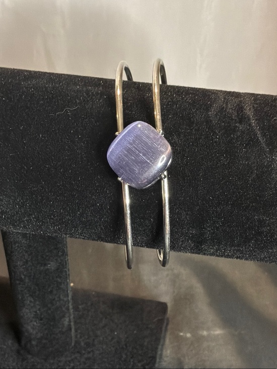 Jewelry - Bangle Bracelet with Purple Square Stone